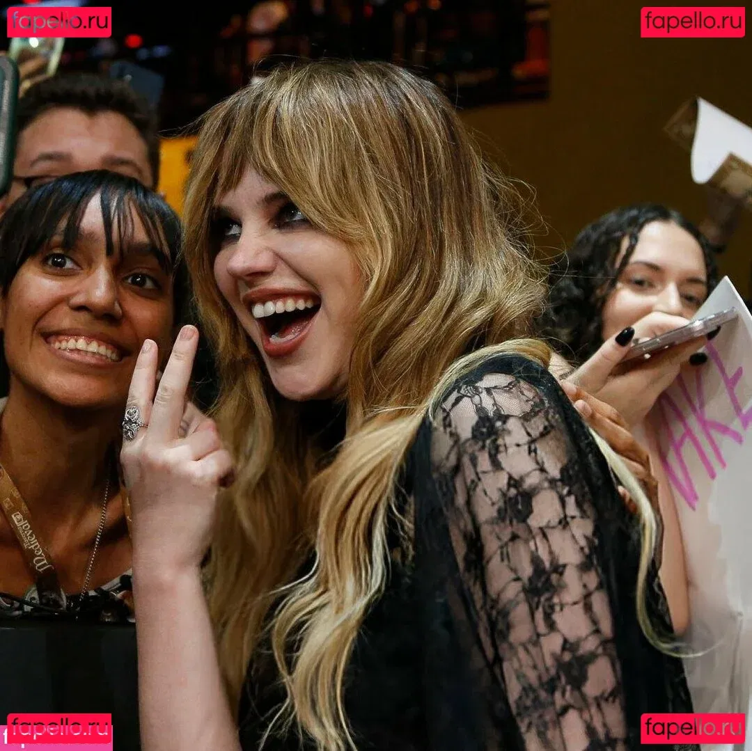 Sophie Thatcher Onlyfans Photo Gallery 