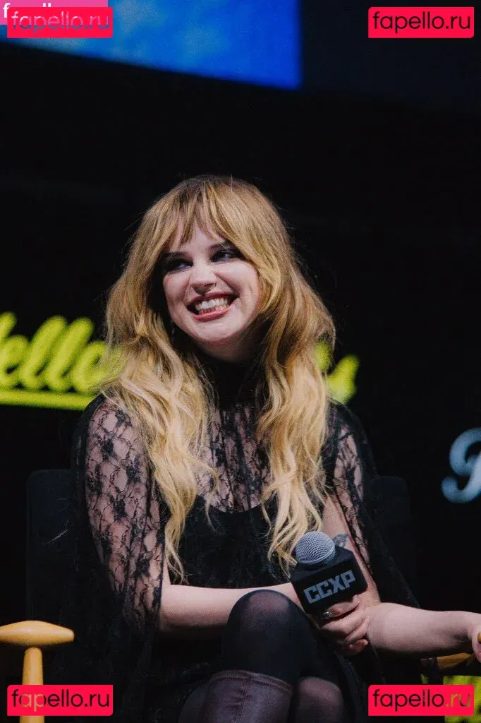 Sophie Thatcher Onlyfans Photo Gallery 