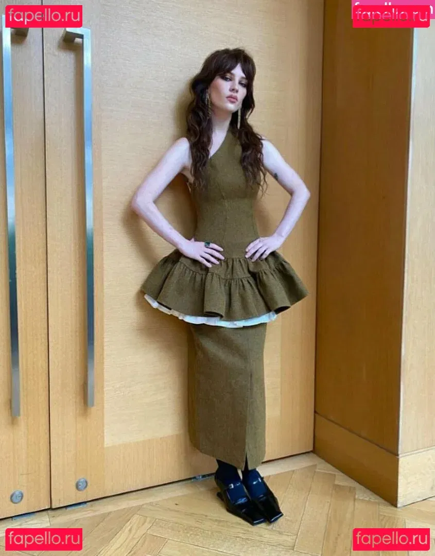 Sophie Thatcher Onlyfans Photo Gallery 