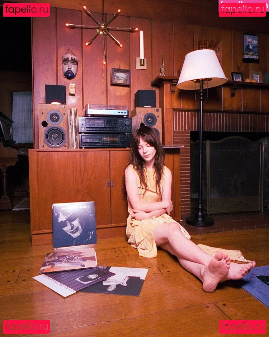 Sophie Thatcher Onlyfans Photo Gallery 