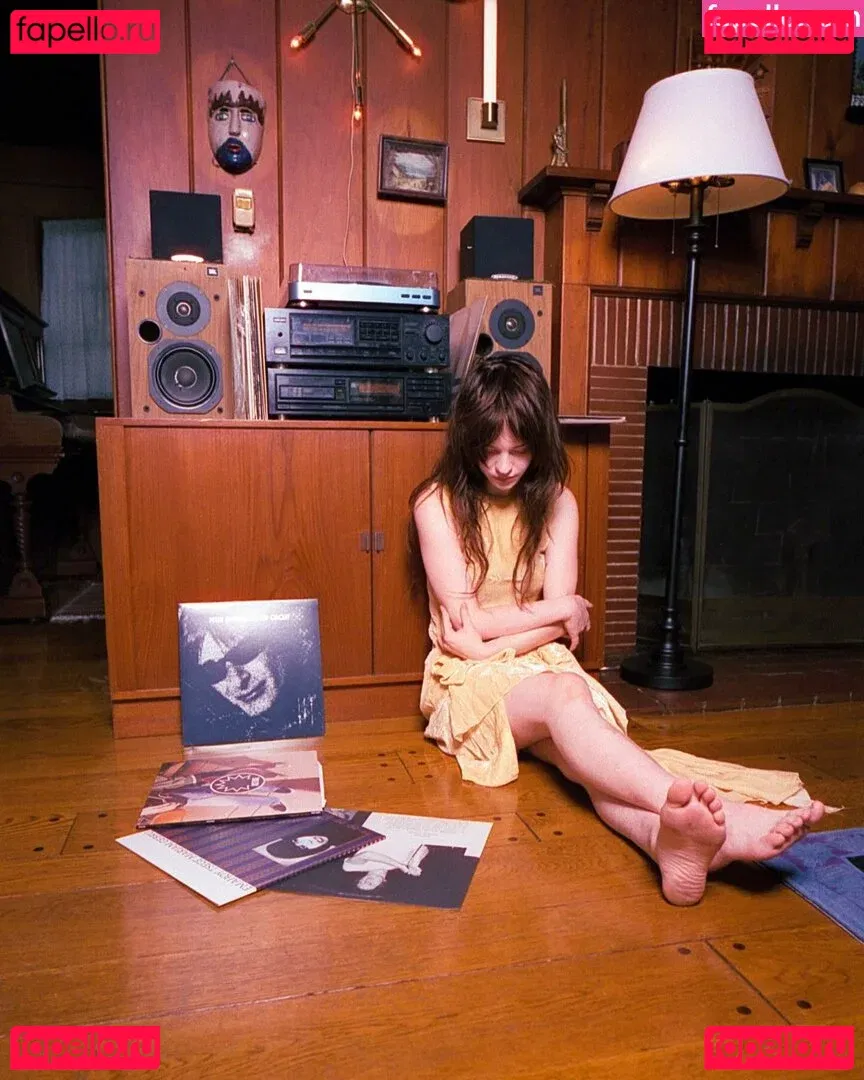 Sophie Thatcher Onlyfans Photo Gallery 