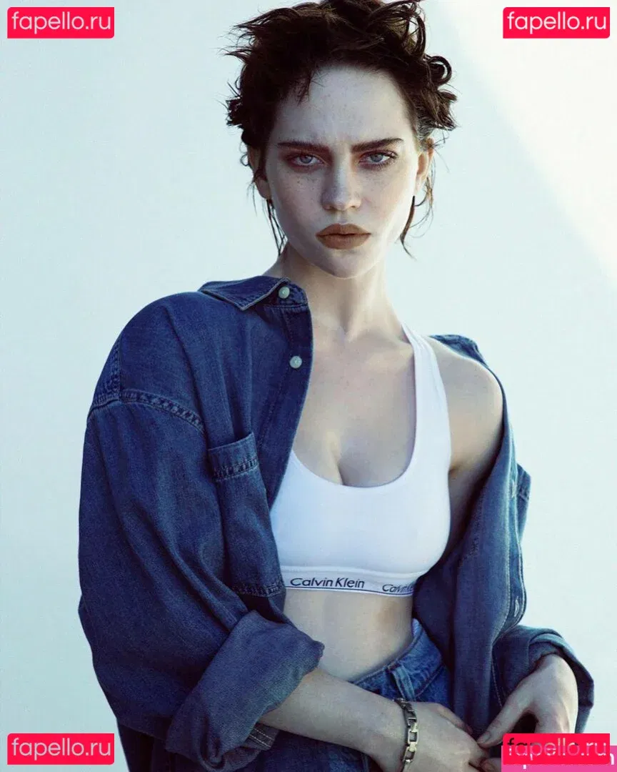 Sophie Thatcher Onlyfans Photo Gallery 