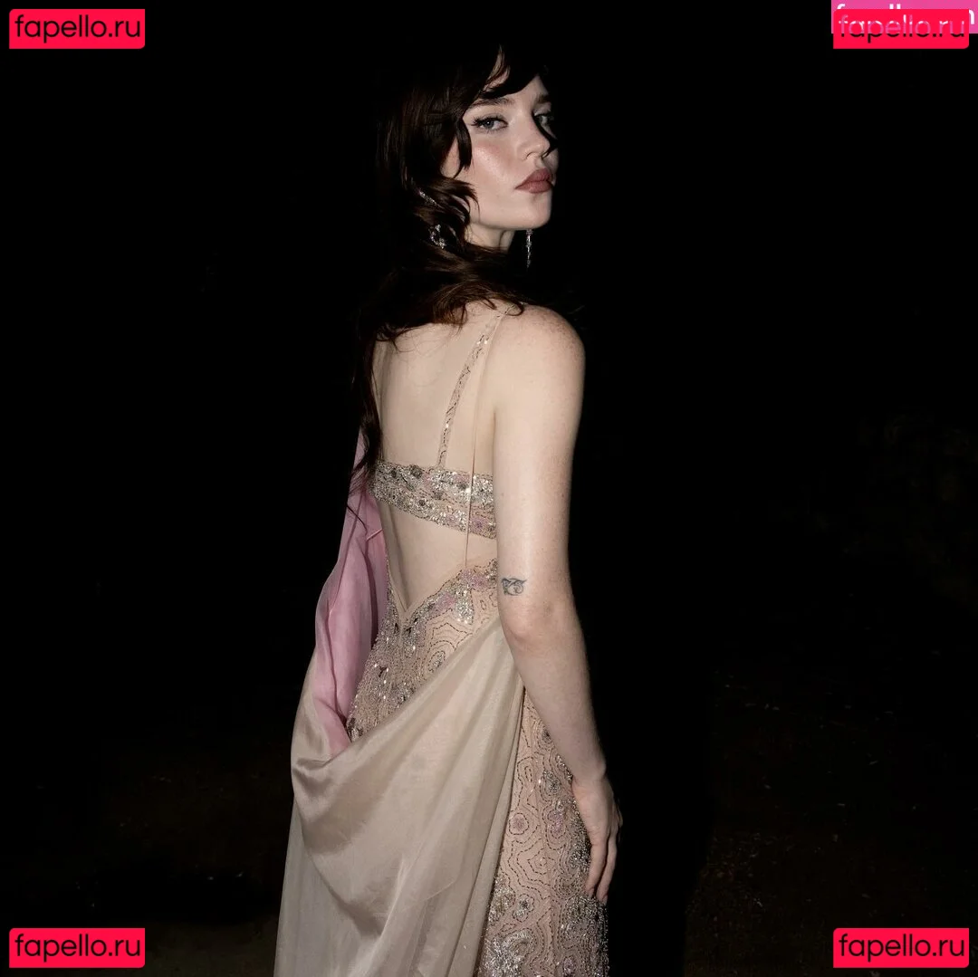 Sophie Thatcher Onlyfans Photo Gallery 