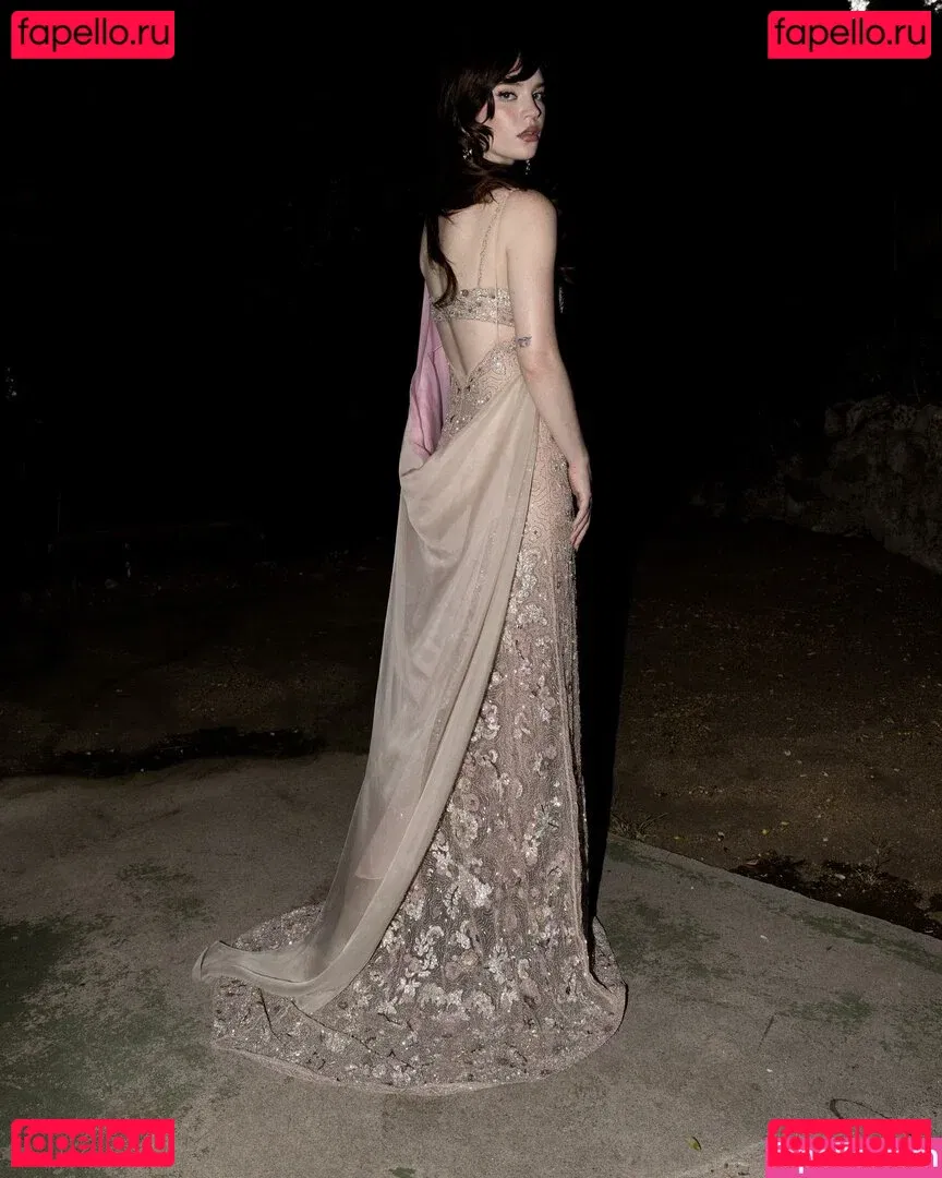 Sophie Thatcher Onlyfans Photo Gallery 