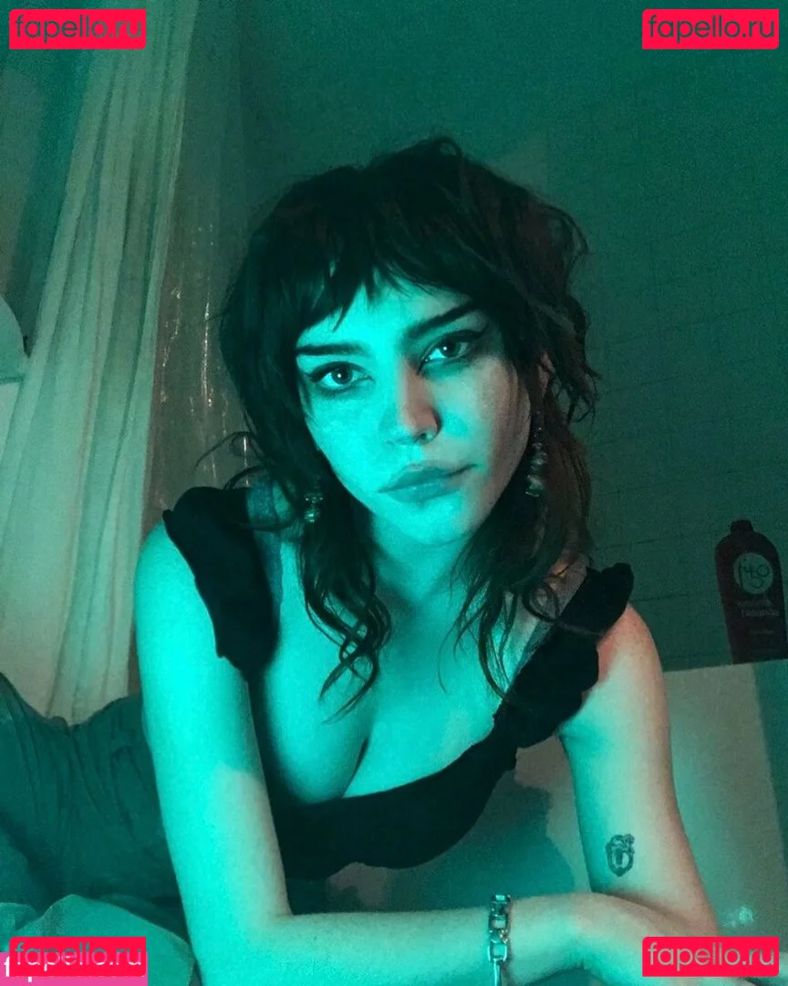 Sophie Thatcher Onlyfans Photo Gallery 