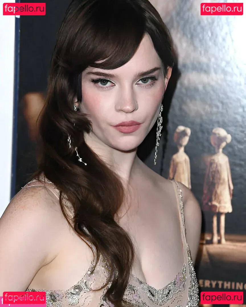 Sophie Thatcher Onlyfans Photo Gallery 