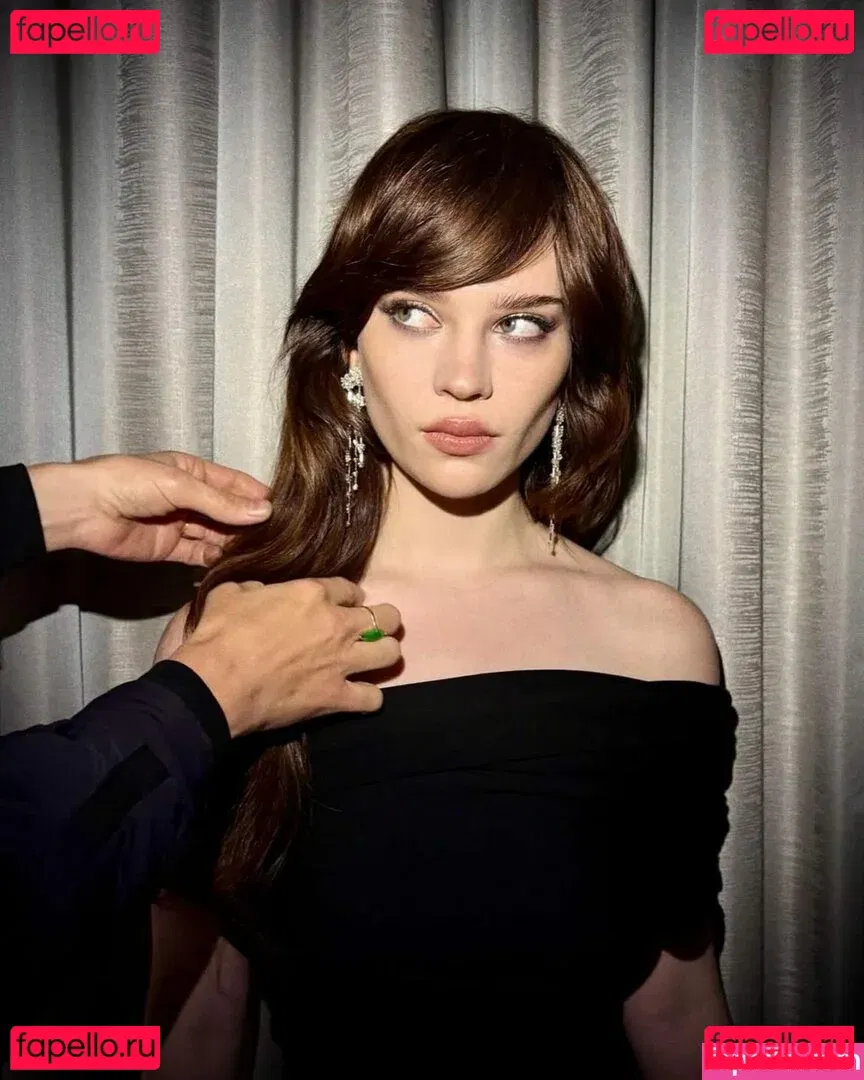 Sophie Thatcher Onlyfans Photo Gallery 