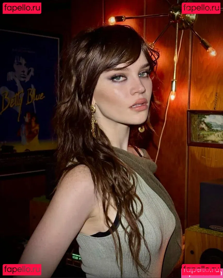 Sophie Thatcher Onlyfans Photo Gallery 