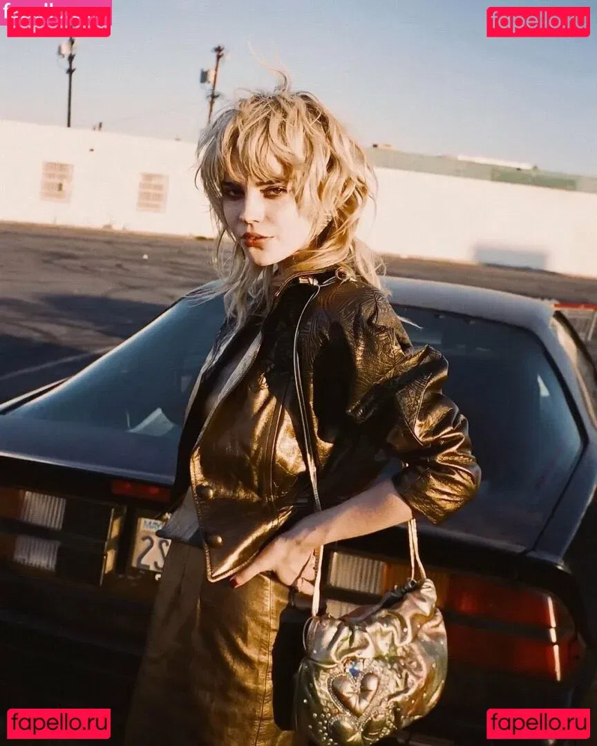 Sophie Thatcher Onlyfans Photo Gallery 