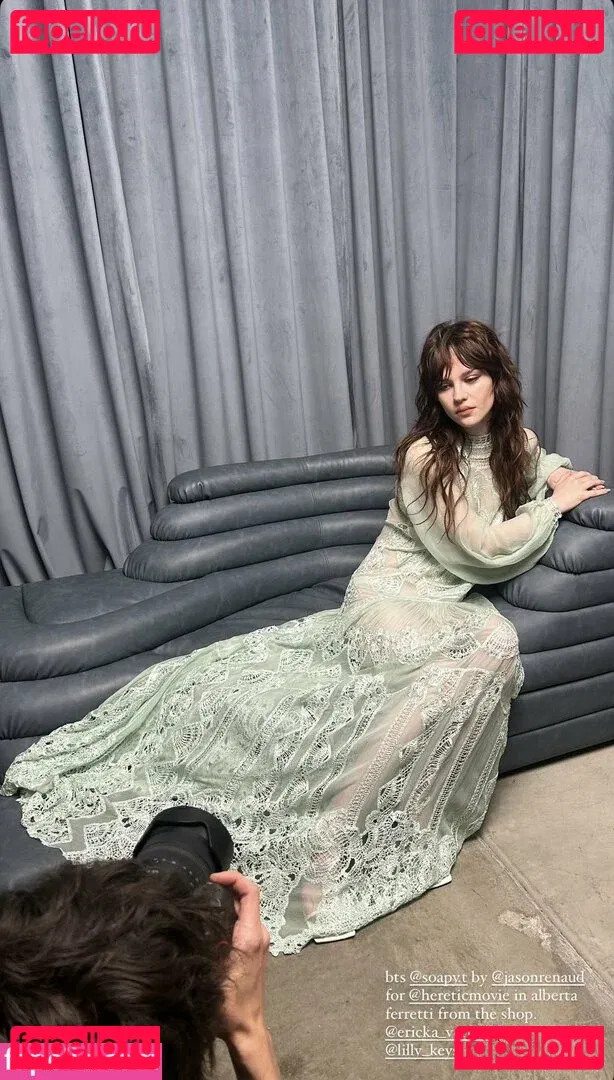 Sophie Thatcher Onlyfans Photo Gallery 