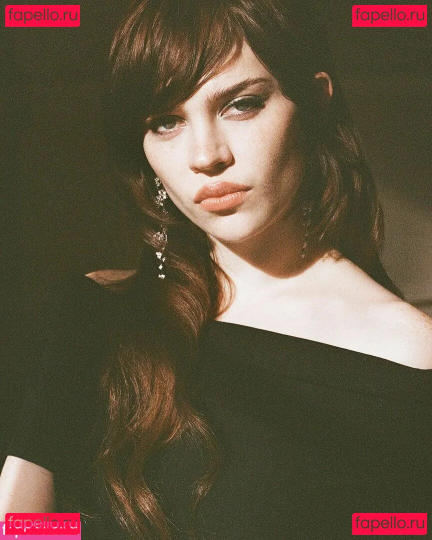 Sophie Thatcher Onlyfans Photo Gallery 