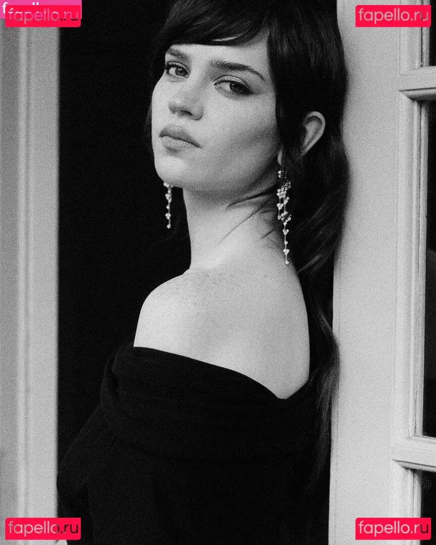 Sophie Thatcher Onlyfans Photo Gallery 