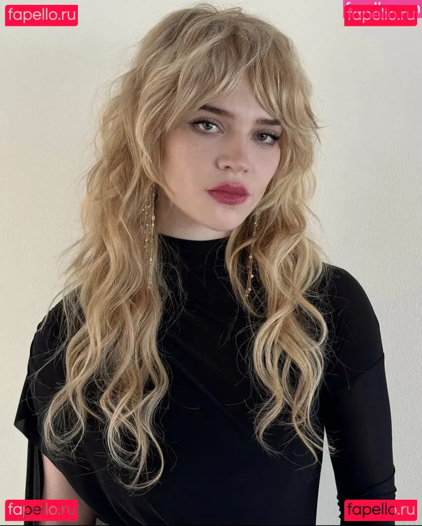 Sophie Thatcher Onlyfans Photo Gallery 