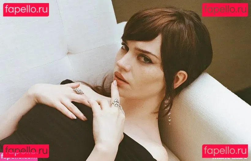 Sophie Thatcher Onlyfans Photo Gallery 