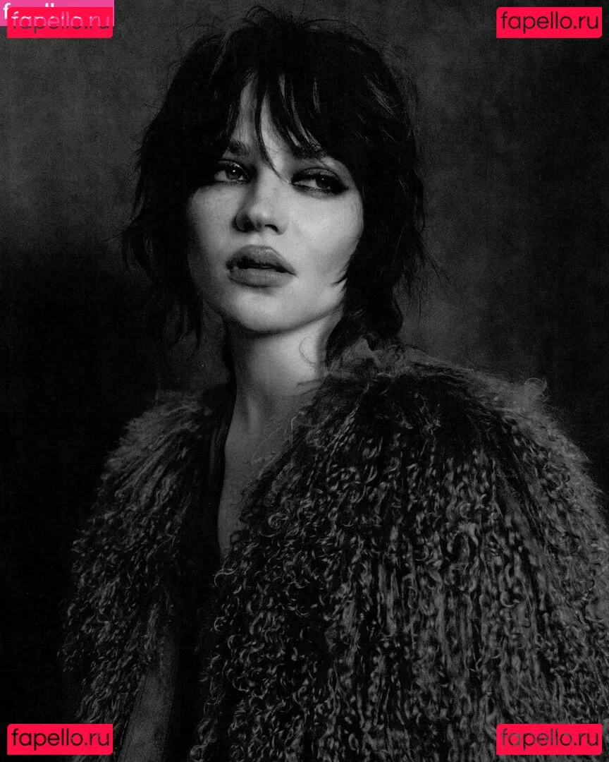 Sophie Thatcher Onlyfans Photo Gallery 