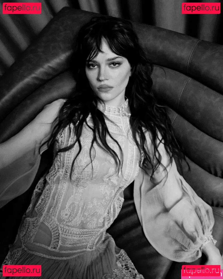 Sophie Thatcher Onlyfans Photo Gallery 