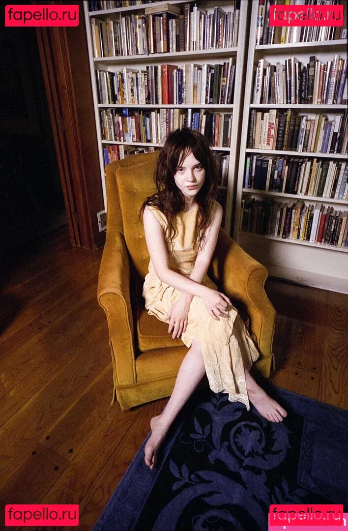 Sophie Thatcher Onlyfans Photo Gallery 