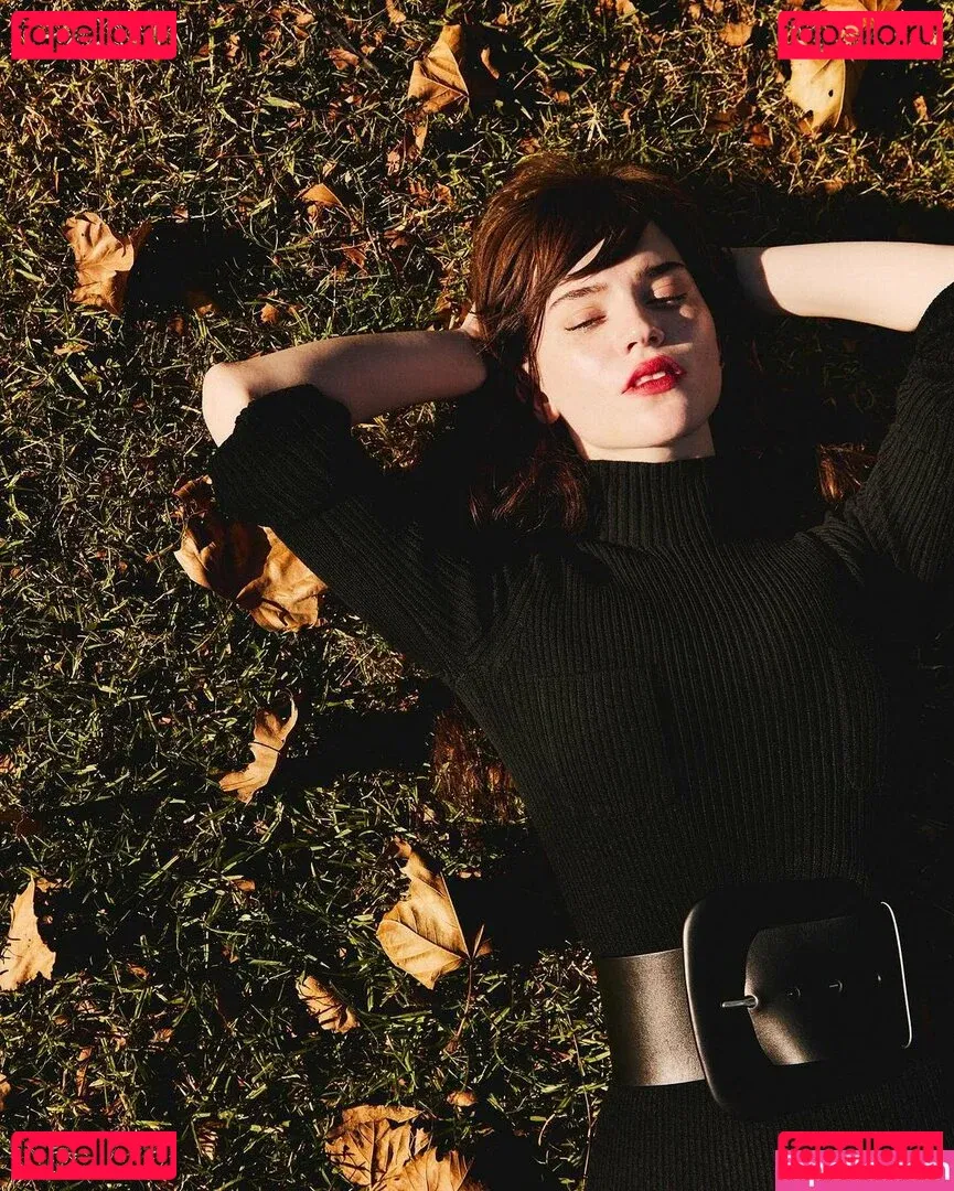 Sophie Thatcher Onlyfans Photo Gallery 