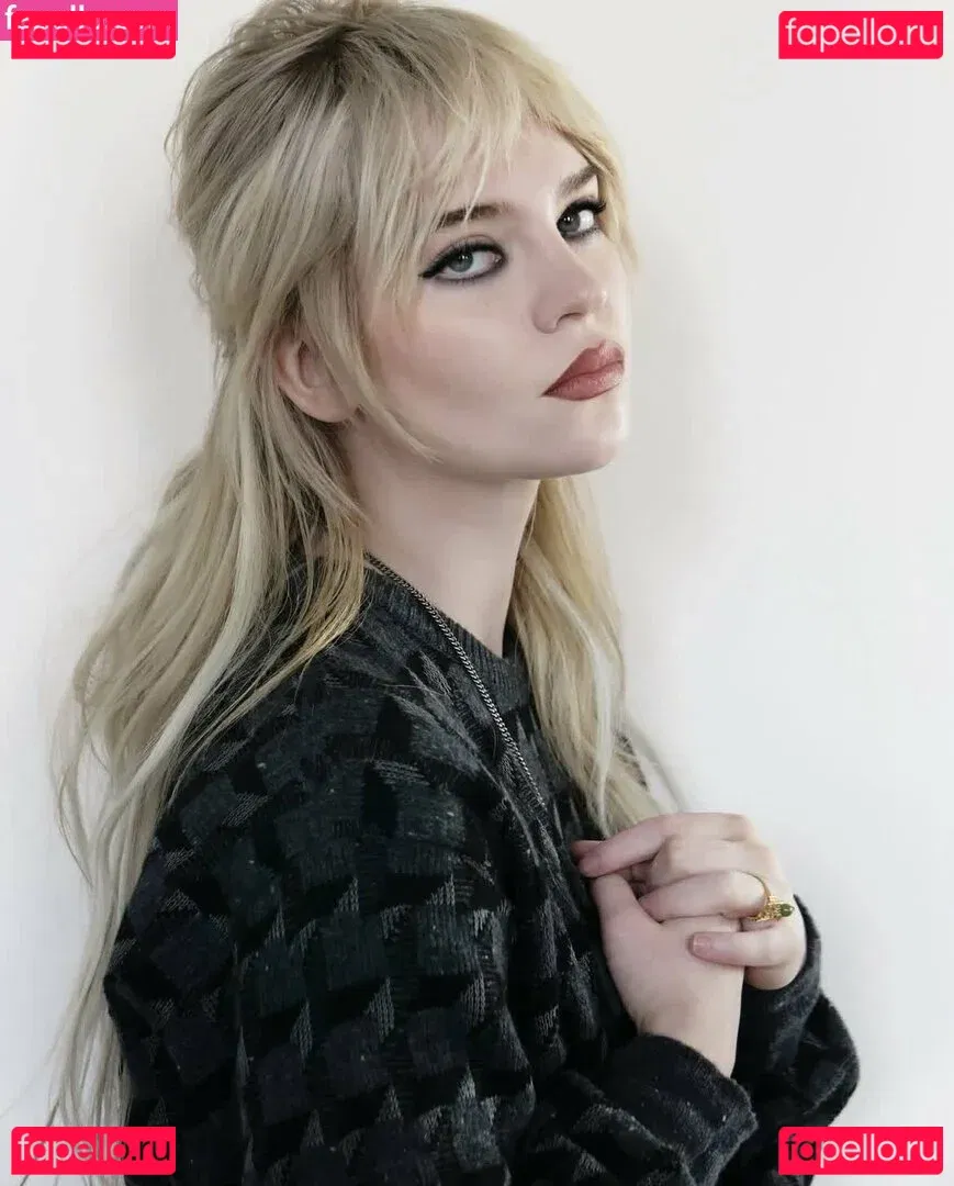 Sophie Thatcher Onlyfans Photo Gallery 