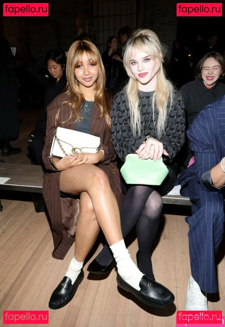 Sophie Thatcher Onlyfans Photo Gallery 