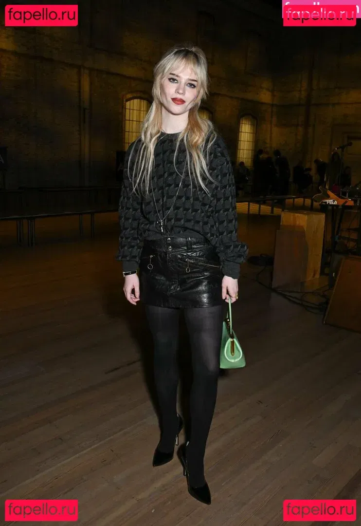 Sophie Thatcher Onlyfans Photo Gallery 