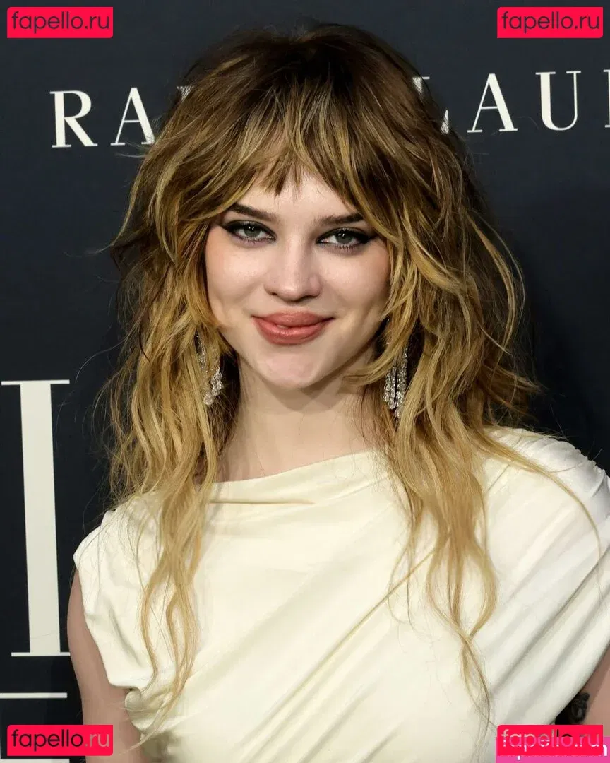 Sophie Thatcher Onlyfans Photo Gallery 