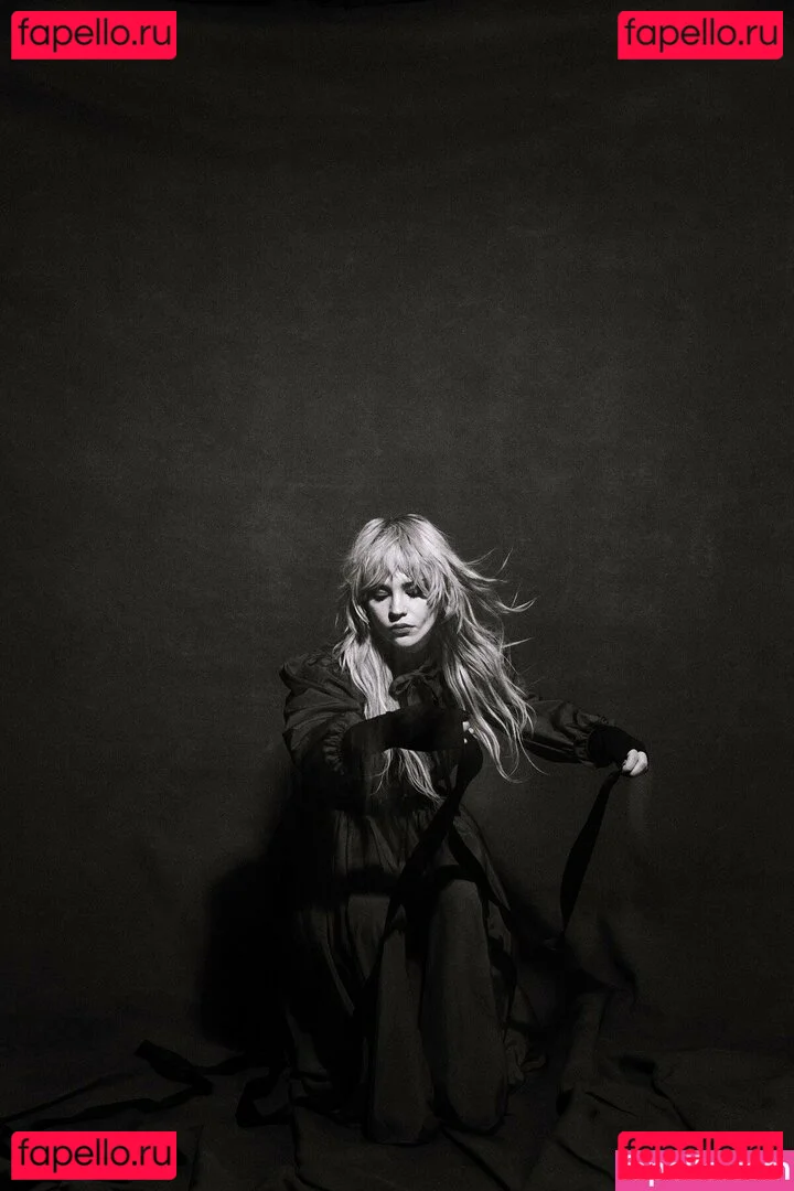 Sophie Thatcher Onlyfans Photo Gallery 