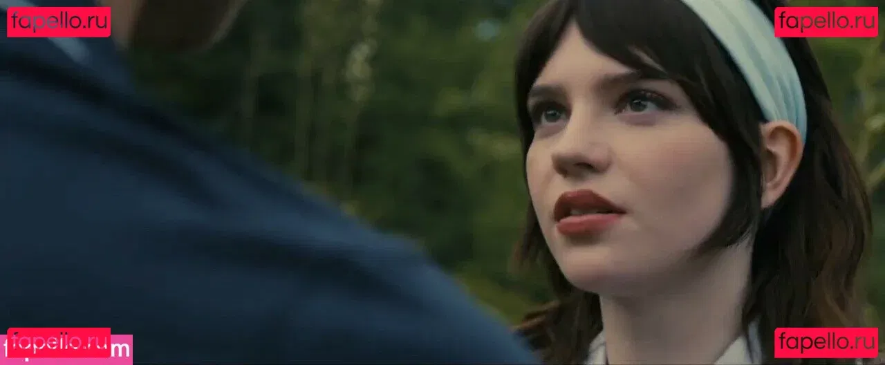 Sophie Thatcher Onlyfans Photo Gallery 