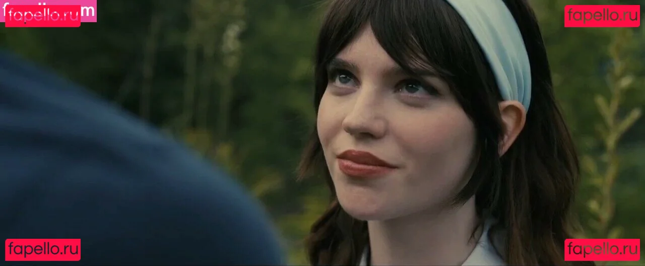 Sophie Thatcher Onlyfans Photo Gallery 