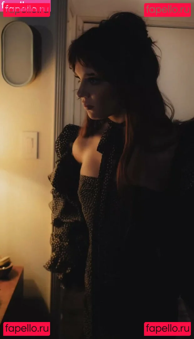 Sophie Thatcher Onlyfans Photo Gallery 