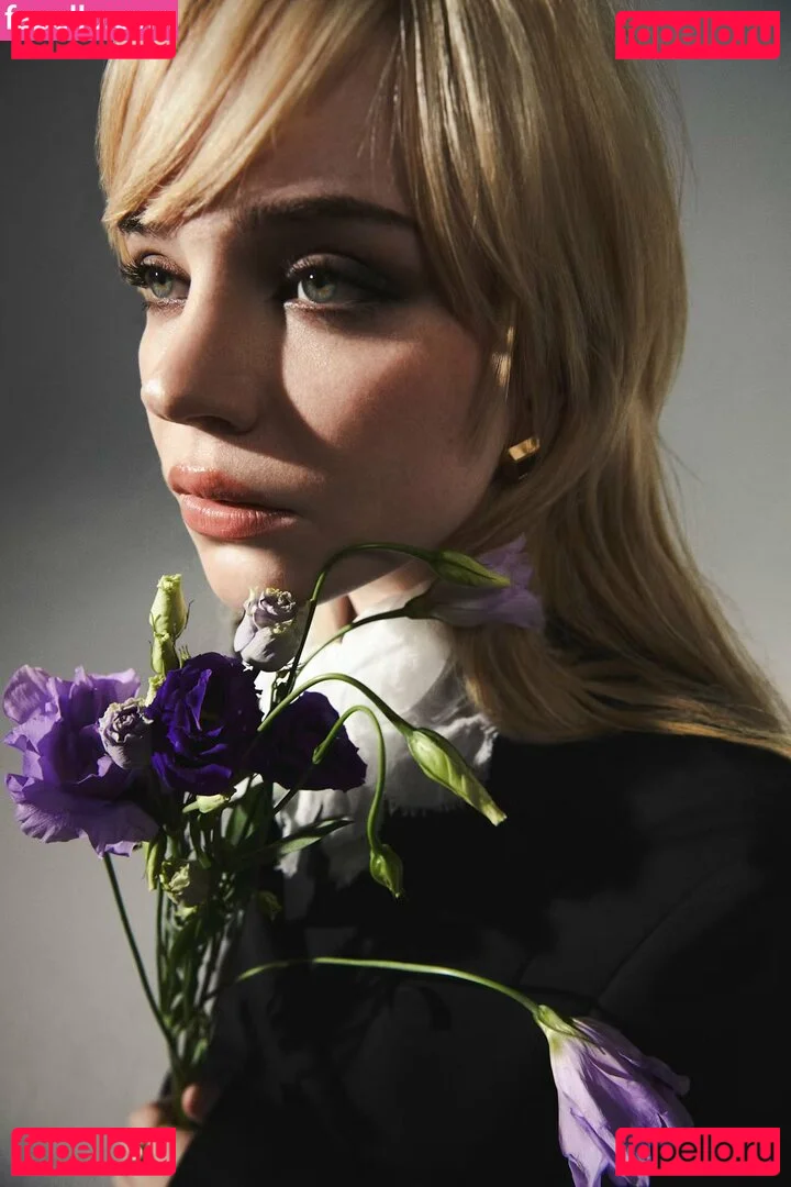 Sophie Thatcher Onlyfans Photo Gallery 