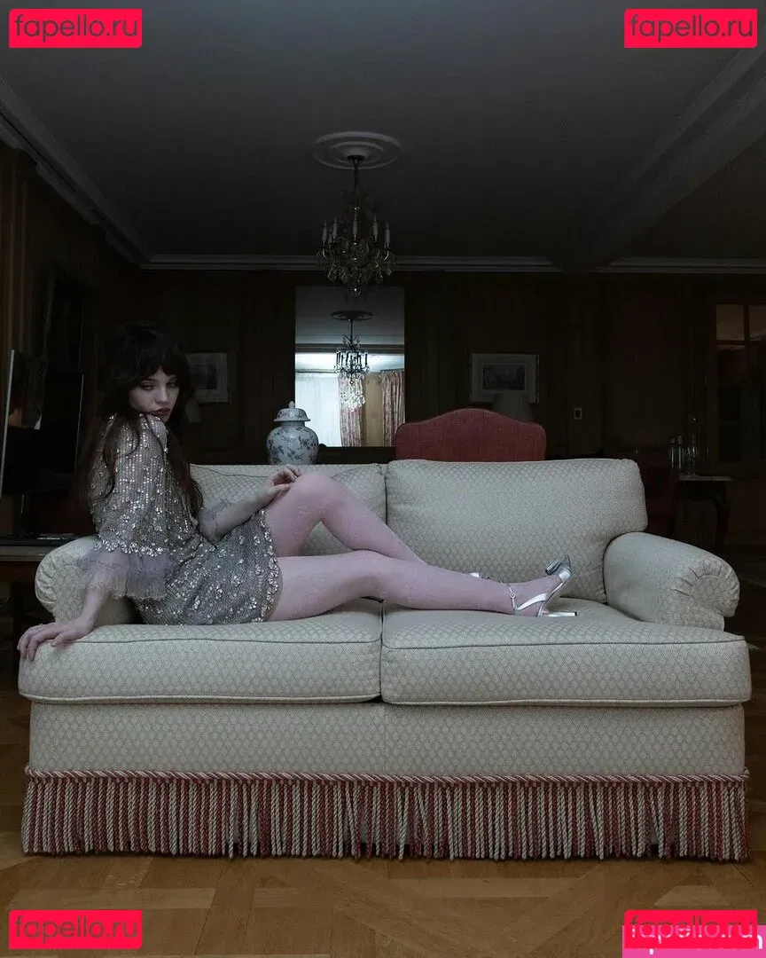 Sophie Thatcher Onlyfans Photo Gallery 