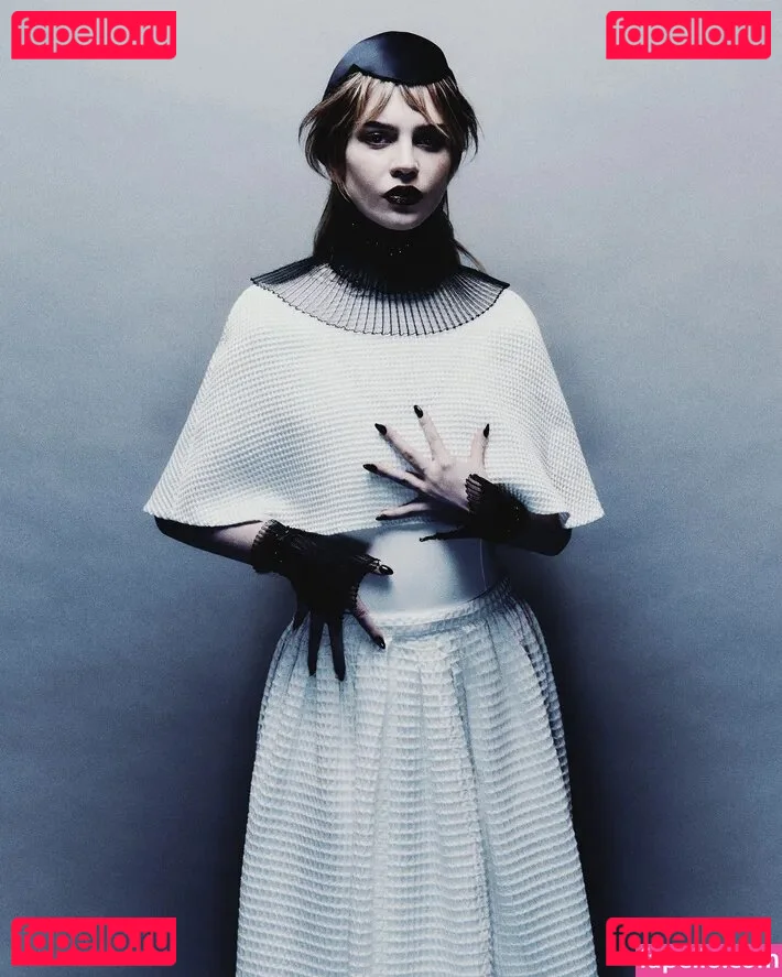 Sophie Thatcher Onlyfans Photo Gallery 