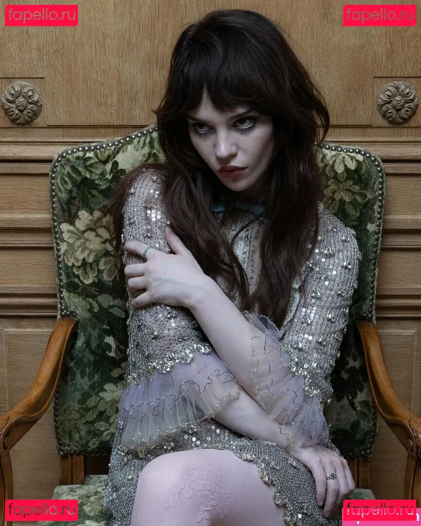 Sophie Thatcher Onlyfans Photo Gallery 