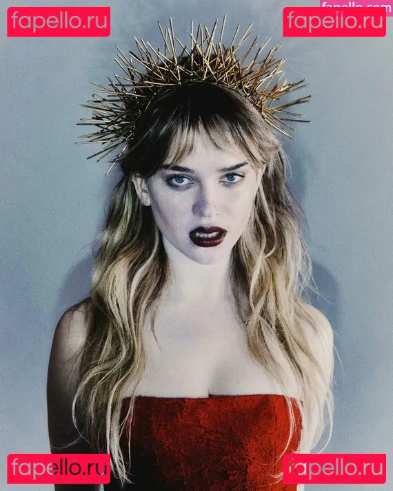 Sophie Thatcher Onlyfans Photo Gallery 