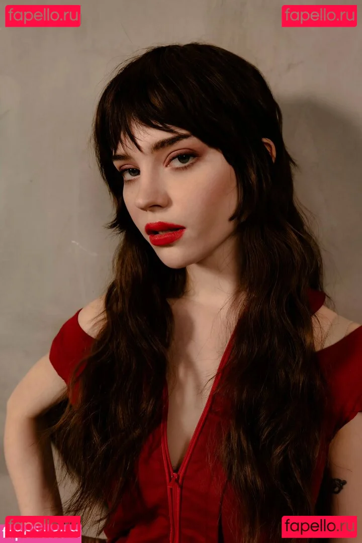 Sophie Thatcher Onlyfans Photo Gallery 