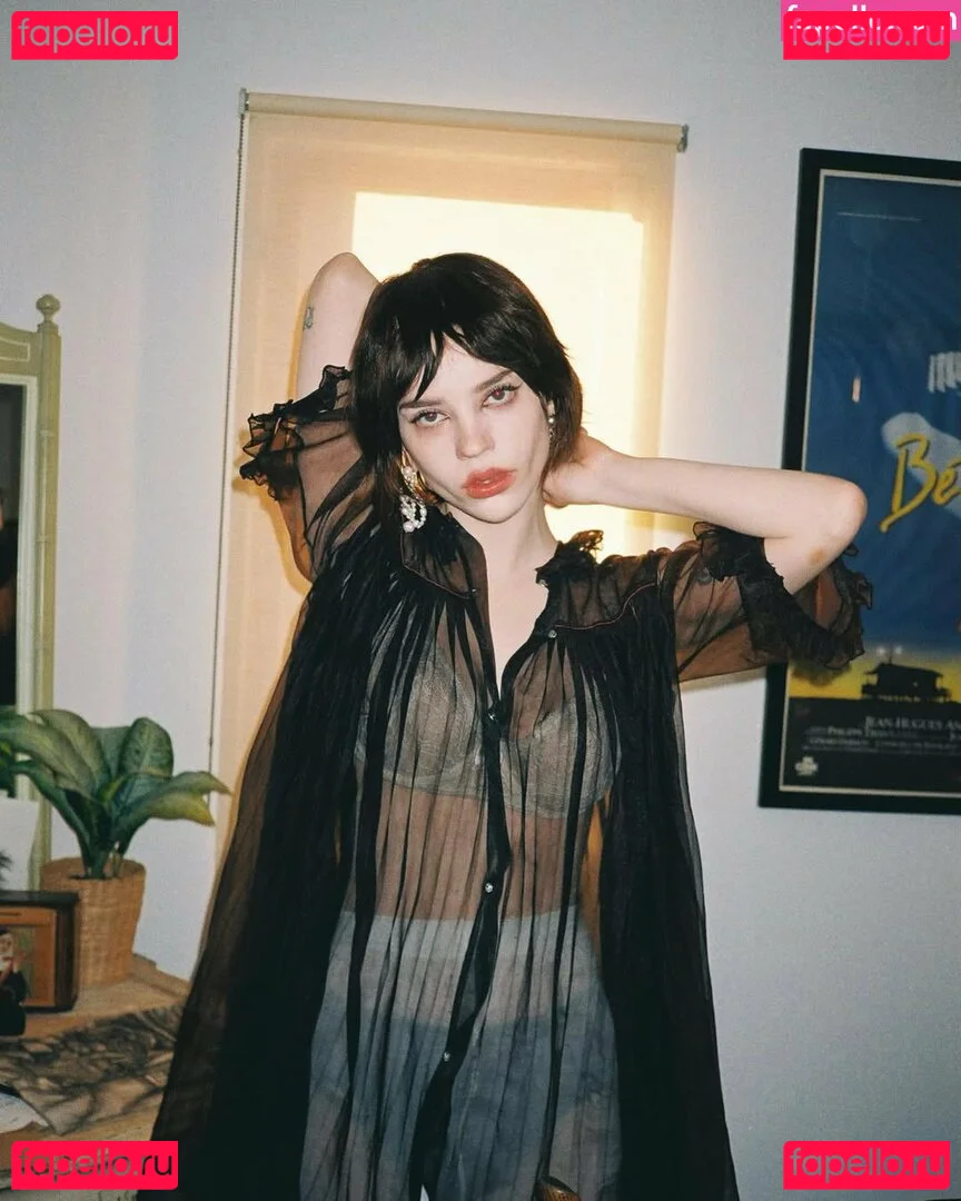 Sophie Thatcher Onlyfans Photo Gallery 