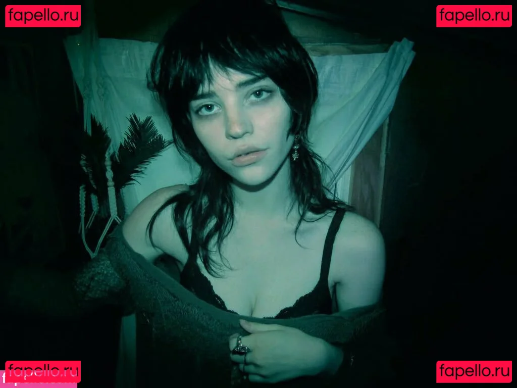 Sophie Thatcher Onlyfans Photo Gallery 