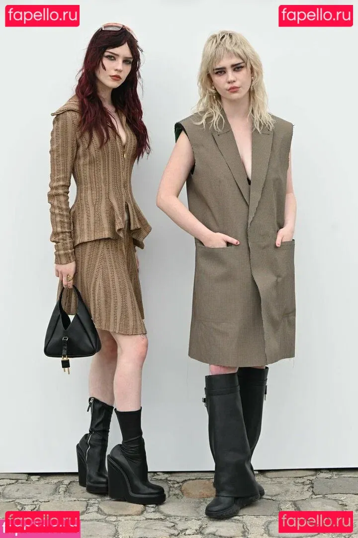 Sophie Thatcher Onlyfans Photo Gallery 