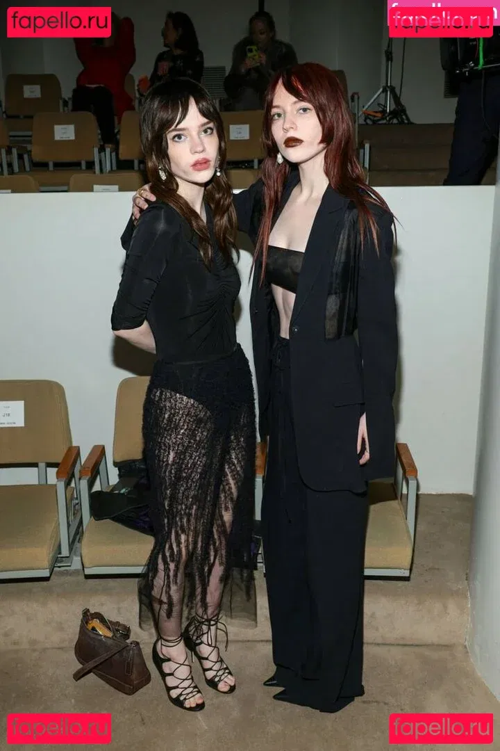 Sophie Thatcher Onlyfans Photo Gallery 