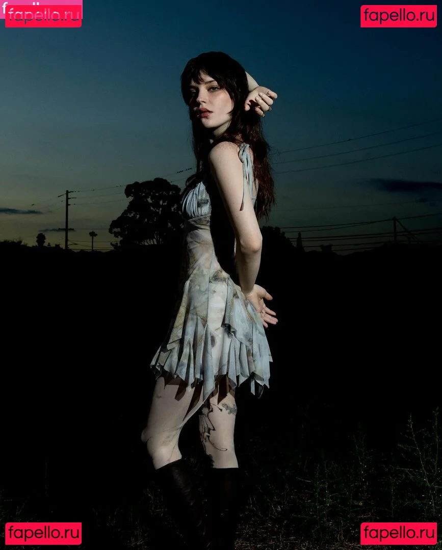 Sophie Thatcher Onlyfans Photo Gallery 