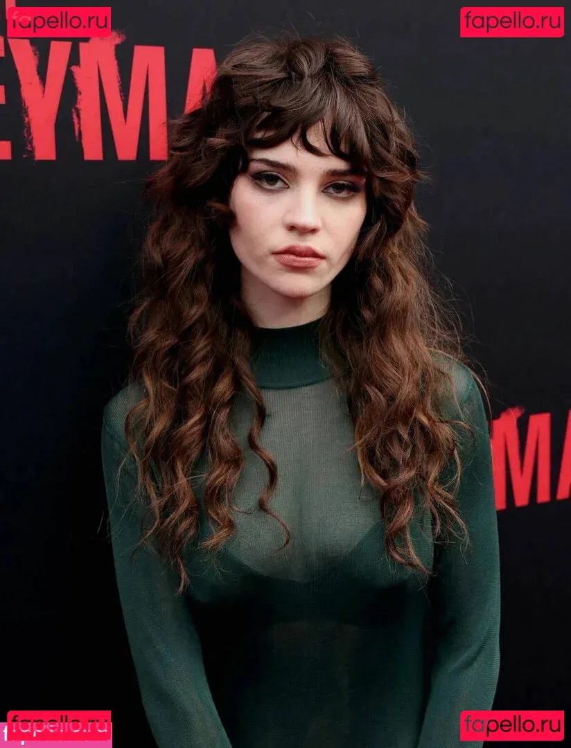 Sophie Thatcher Onlyfans Photo Gallery 