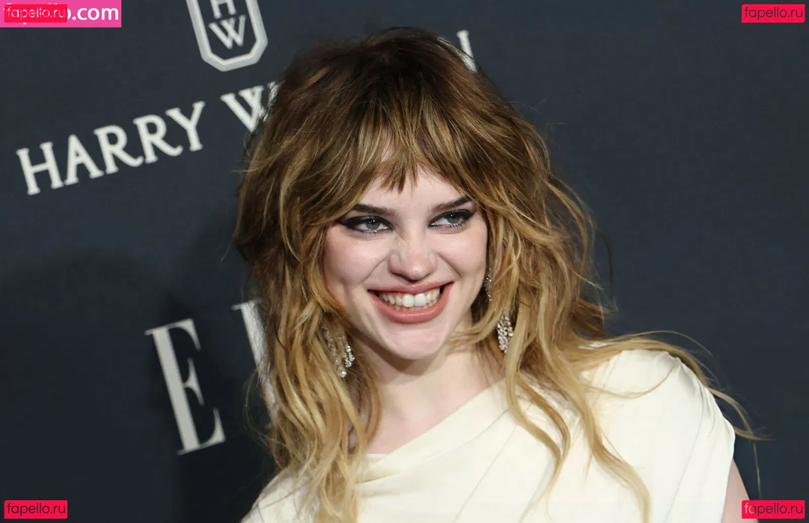 Sophie Thatcher Onlyfans Photo Gallery 