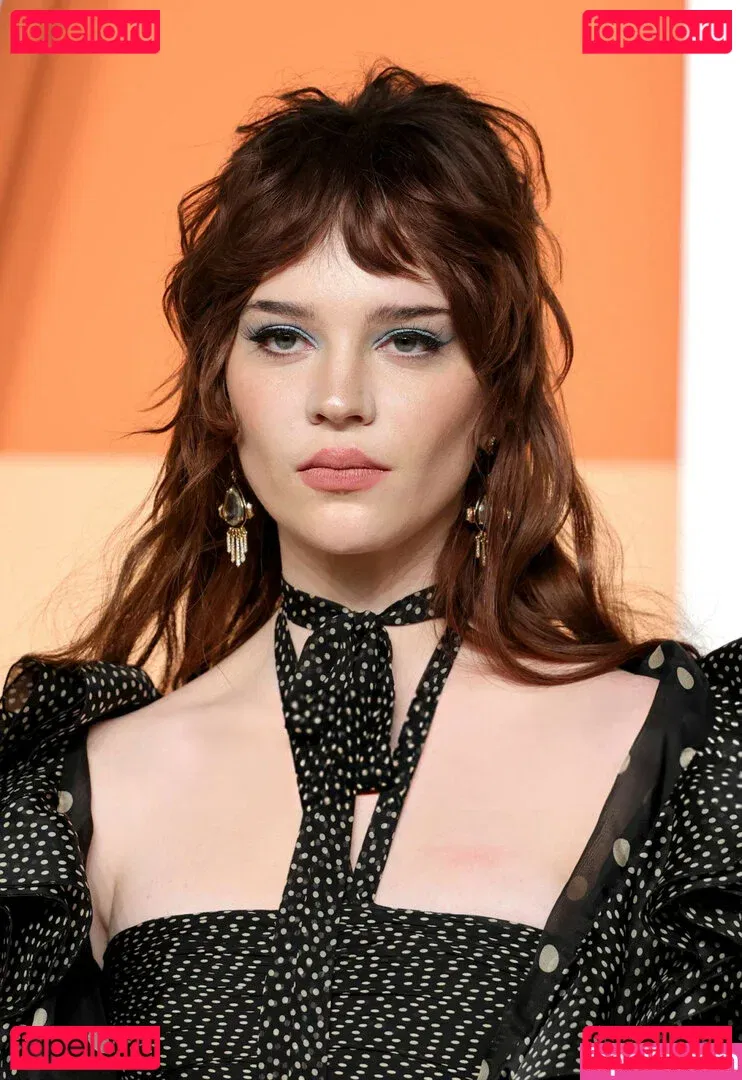 Sophie Thatcher Onlyfans Photo Gallery 