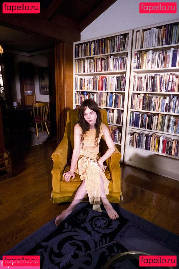 Sophie Thatcher Onlyfans Photo Gallery 