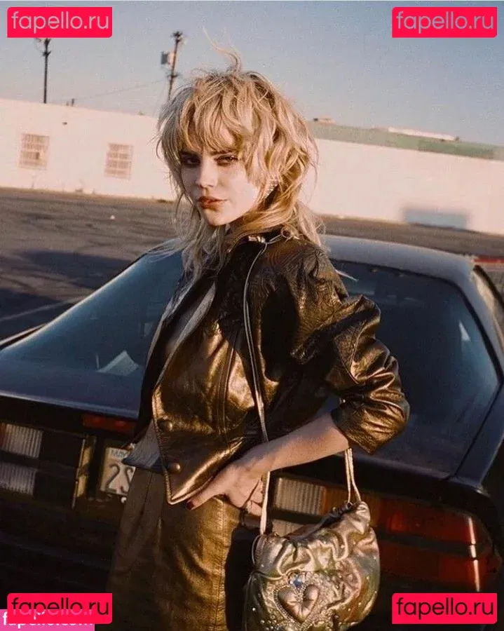 Sophie Thatcher Onlyfans Photo Gallery 