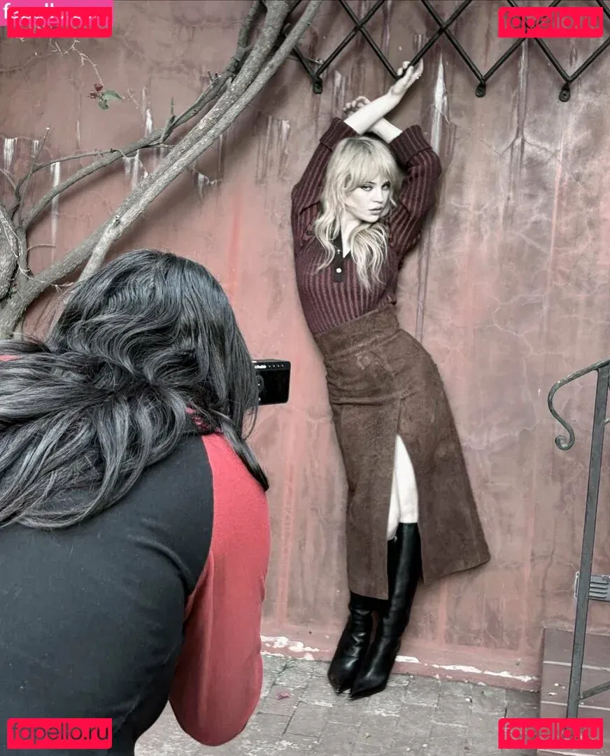 Sophie Thatcher Onlyfans Photo Gallery 