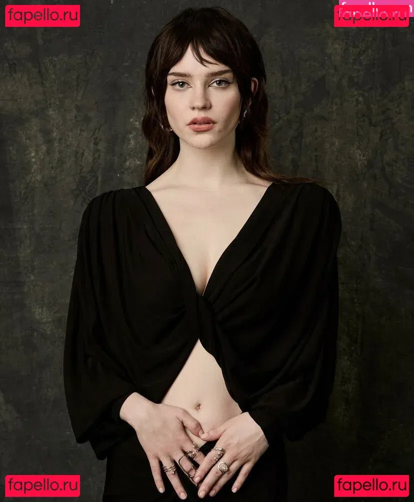 Sophie Thatcher Onlyfans Photo Gallery 