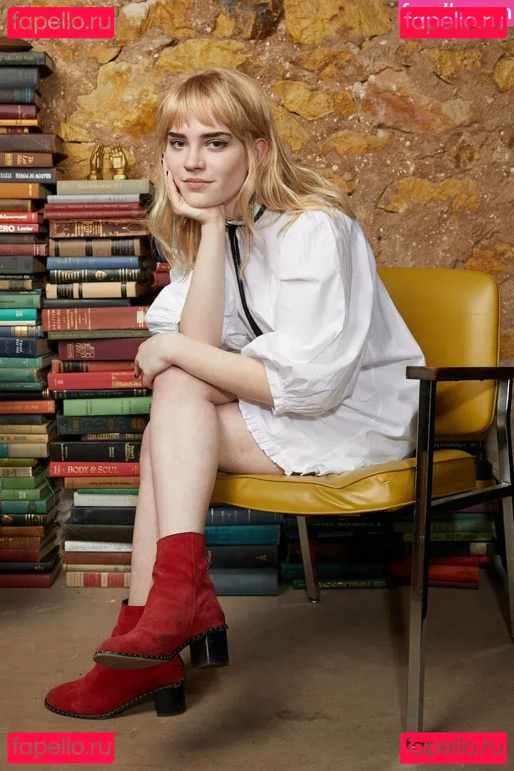 Sophie Thatcher Onlyfans Photo Gallery 