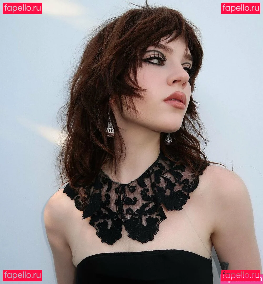 Sophie Thatcher Onlyfans Photo Gallery 